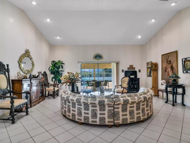 2-bedroom home for sale in Delray Beach - 2660 Riviera Drive - MondialRealty