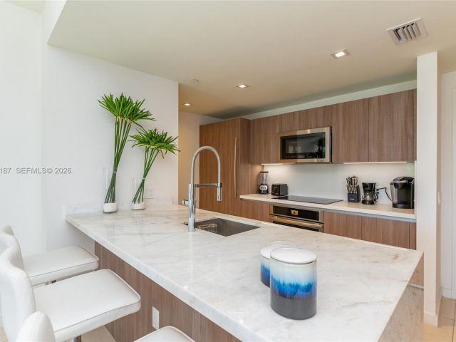 Apartment for sale  Unit #502 - photo 7497294