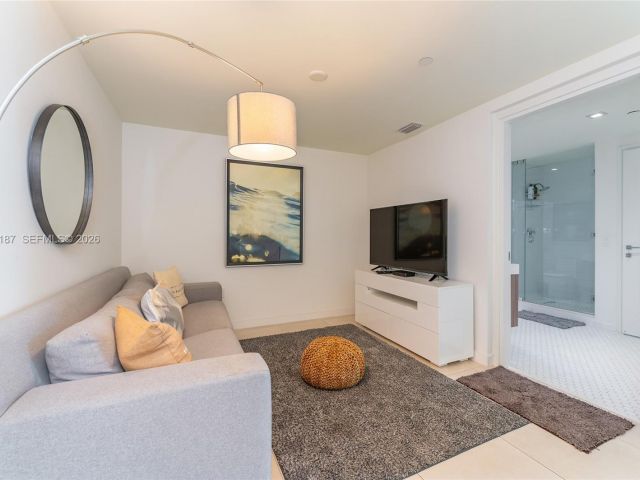 Apartment for sale  Unit #502 - photo 7497302