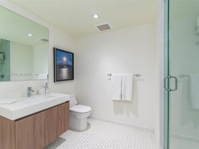 Apartment for sale  Unit #502 - photo 7497312