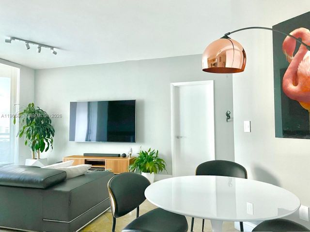 Apartment for rent  Unit #2114 - photo 7489580