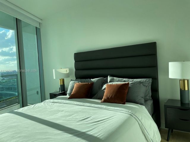 Apartment for rent  Unit #2114 - photo 7489584