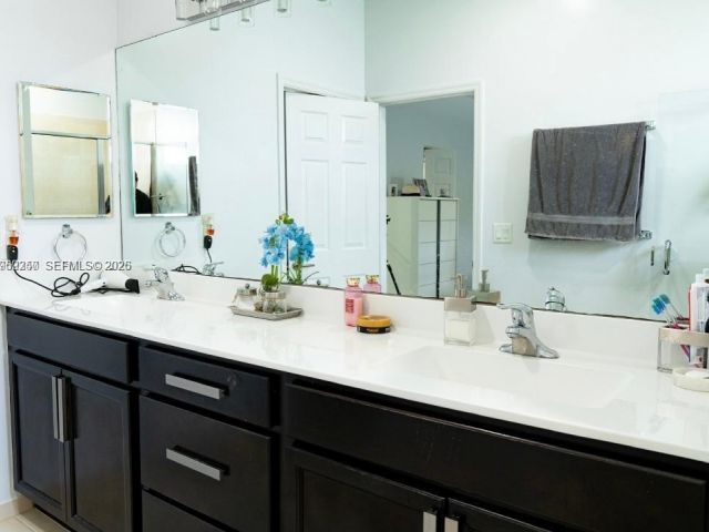 Home for rent at 11611 SW 253 ST 11611 - photo 7492661