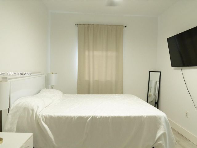 Home for rent at 11611 SW 253 ST 11611 - photo 7492662