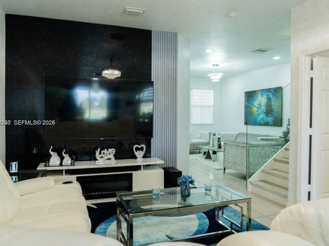 Home for rent at 11611 SW 253 ST 11611 - photo 7492667