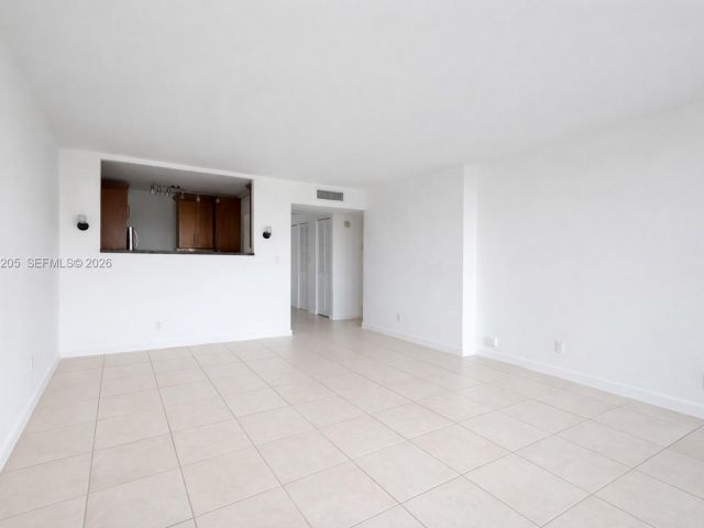 Apartment for rent  Unit #310 - photo 7483951