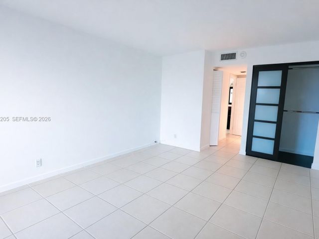 Apartment for rent  Unit #310 - photo 7483952