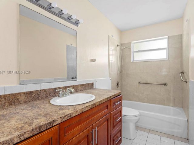 Home for rent at 12905 NE 4th Ave 1 - photo 7475648