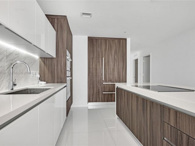 Apartment for rent  Unit #1701 - photo 7488249