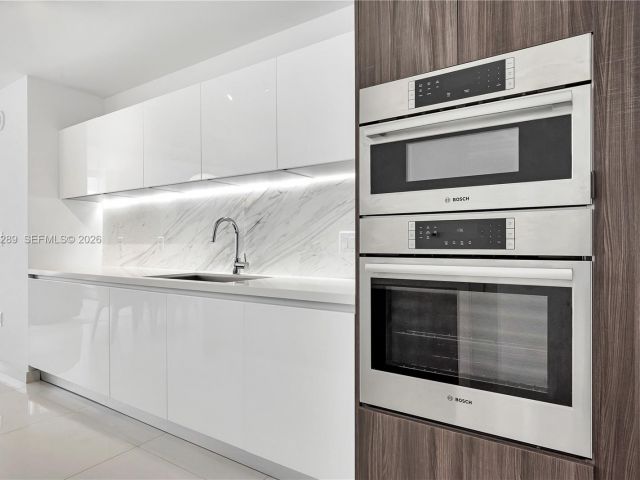 Apartment for rent  Unit #1701 - photo 7488250