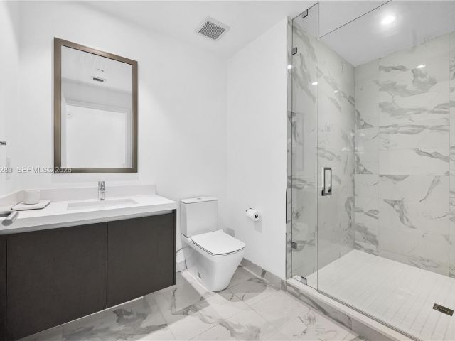 Apartment for rent  Unit #1701 - photo 7488251