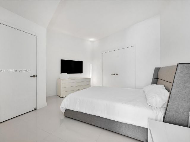 Apartment for rent  Unit #1701 - photo 7488252