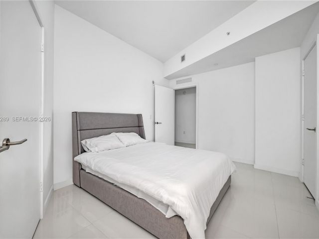 Apartment for rent  Unit #1701 - photo 7488253