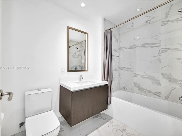 Apartment for rent  Unit #1701 - photo 7488254