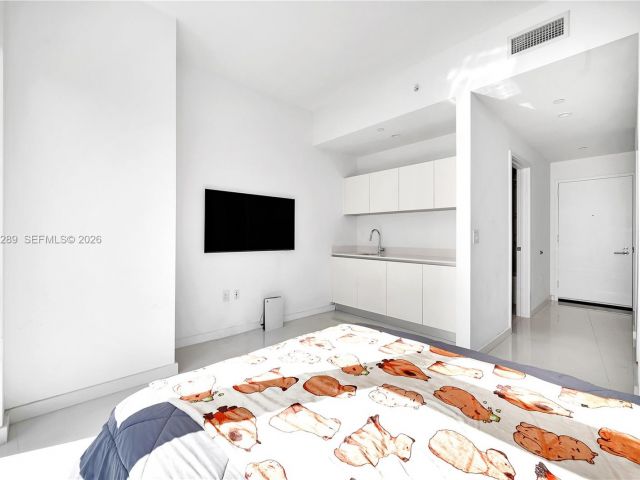 Apartment for rent  Unit #1701 - photo 7488256