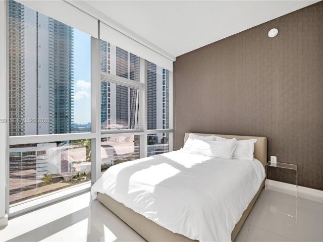 Apartment for rent  Unit #1701 - photo 7488258