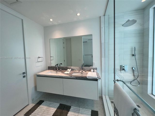 2-bedroom condo for sale in Miami - 700 NE 26th Ter 2205 - MondialRealty