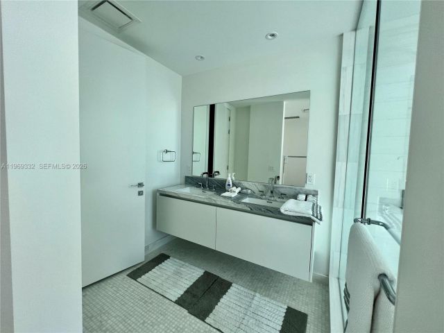 2-bedroom condo for sale in Miami - 700 NE 26th Ter 2205 - MondialRealty