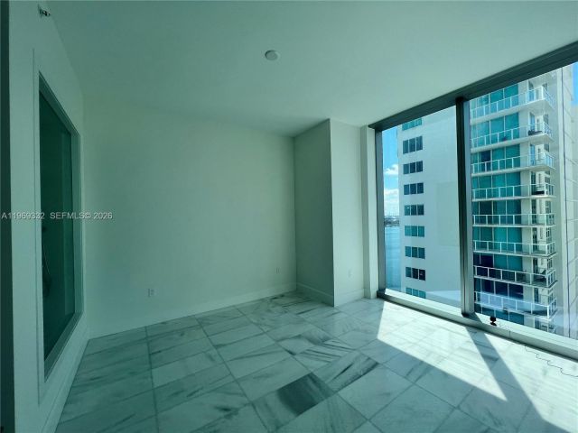 2-bedroom condo for sale in Miami - 700 NE 26th Ter 2205 - MondialRealty