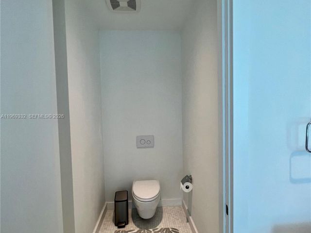 2-bedroom condo for sale in Miami - 700 NE 26th Ter 2205 - MondialRealty