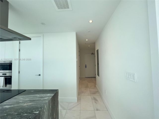 2-bedroom condo for sale in Miami - 700 NE 26th Ter 2205 - MondialRealty