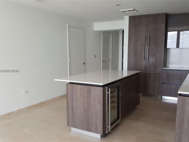 Apartment for sale  Unit #3305 - photo 7509370