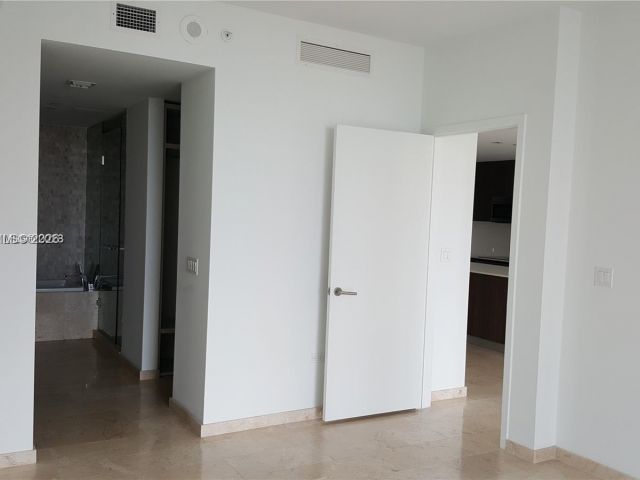 Apartment for sale  Unit #3305 - photo 7509376