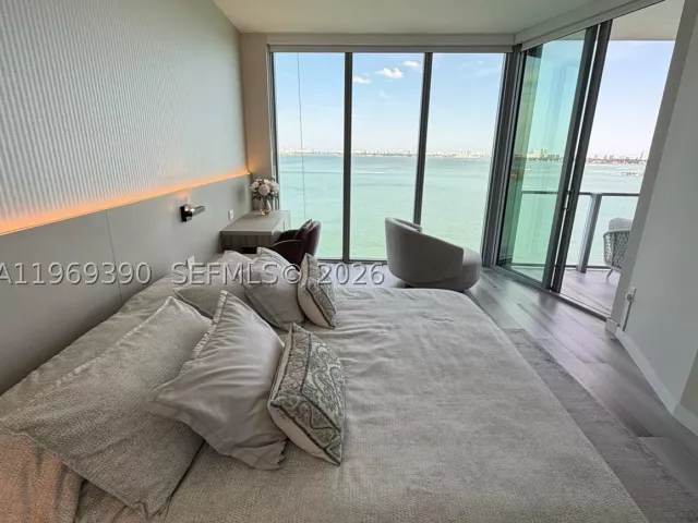 2-bedroom condo for sale in Miami - 2900 NE 7th Ave 1205 - MondialRealty