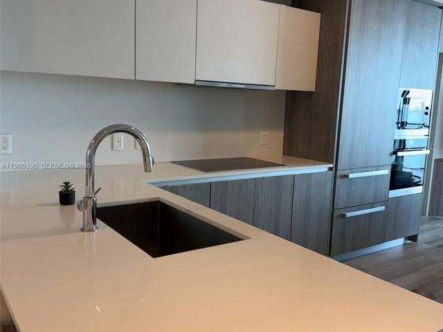 Apartment for sale  Unit #1205 - photo 7491389