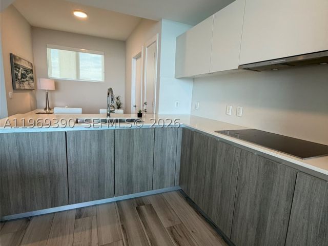 2-bedroom condo for sale in Miami - 2900 NE 7th Ave 1205 - MondialRealty