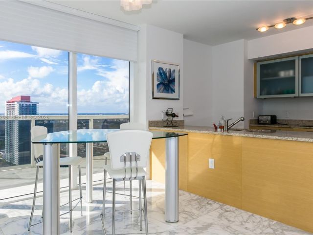 Apartment for rent  Unit #2906 - photo 7499789