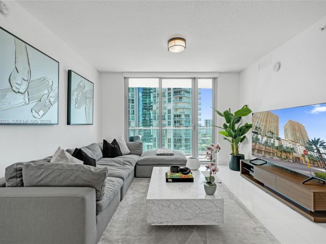 Apartment for sale  Unit #4-1104 - photo 7490159