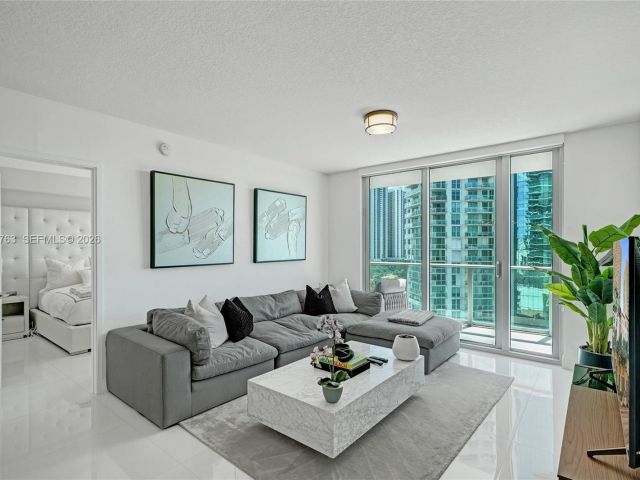 Apartment for sale  Unit #4-1104 - photo 7490161