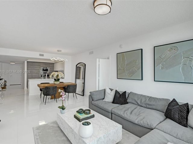 Apartment for sale  Unit #4-1104 - photo 7490162