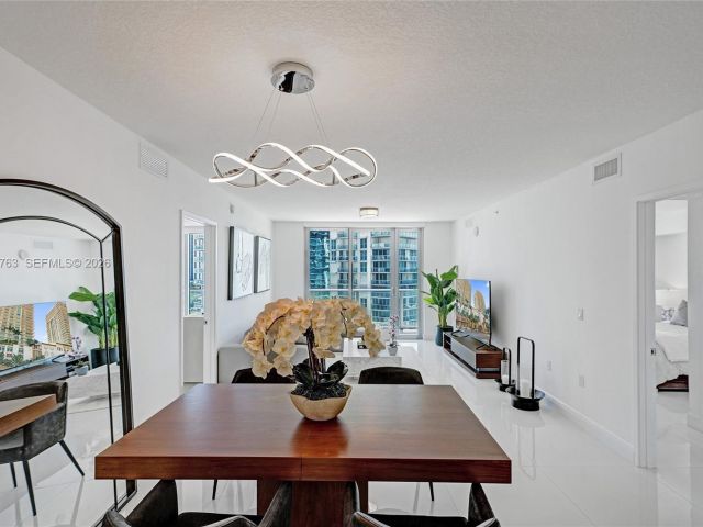 Apartment for sale  Unit #4-1104 - photo 7490166