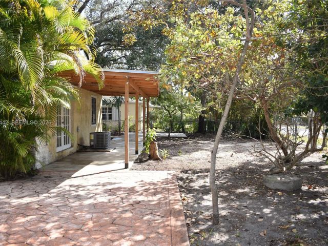 Home for sale at 14015 NE 11th Ave - photo 7475824