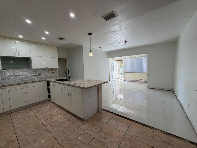 Home for sale at 14015 NE 11th Ave - photo 7475825