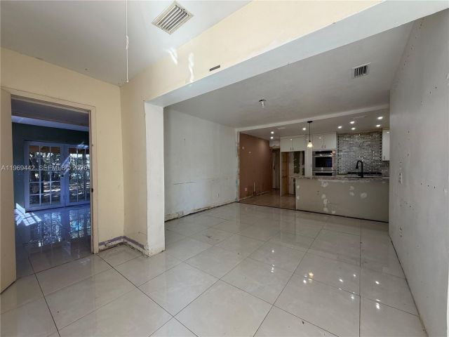 Home for sale at 14015 NE 11th Ave - photo 7475826