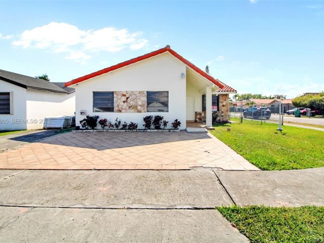 Home for sale at 13844 SW 15th St - photo 7466047