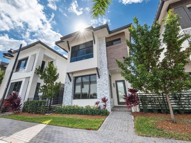 Home for rent at 8120 NW 43rd St 8120 - photo 7486380