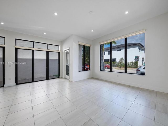 Home for rent at 8120 NW 43rd St 8120 - photo 7486383