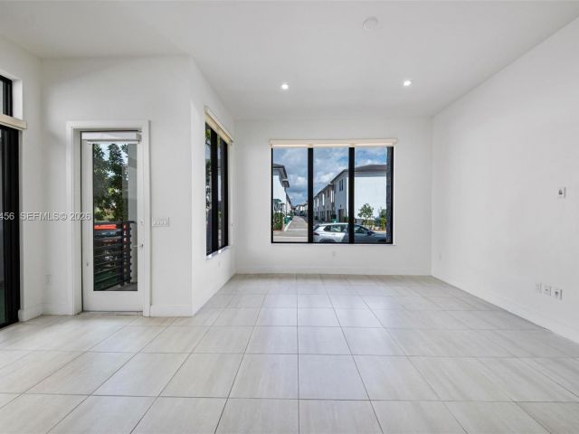 Home for rent at 8120 NW 43rd St 8120 - photo 7486384