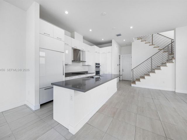 Home for rent at 8120 NW 43rd St 8120 - photo 7486390