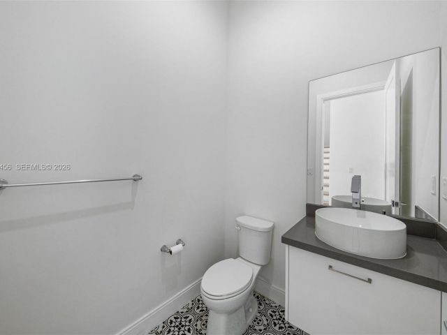 Home for rent at 8120 NW 43rd St 8120 - photo 7486393