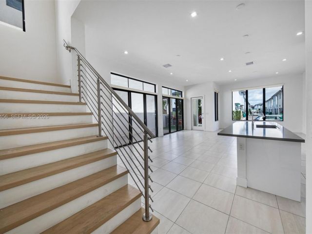 Home for rent at 8120 NW 43rd St 8120 - photo 7486395