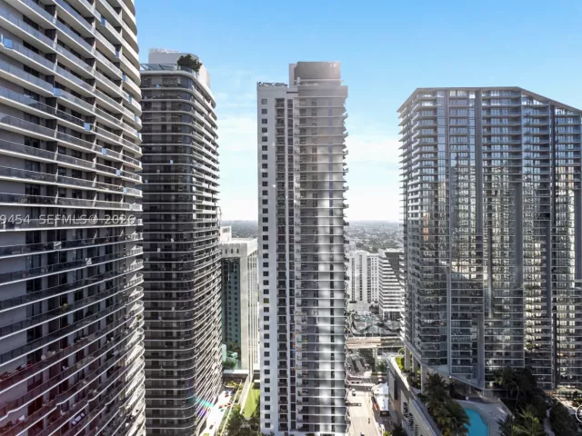 2-bedroom condo for rent in Miami - 801 S Miami Ave 3310 - MondialRealty