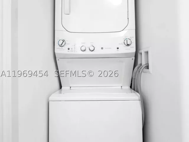2-bedroom condo for rent in Miami - 801 S Miami Ave 3310 - MondialRealty