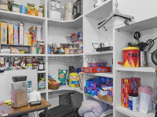 2-bedroom condo for rent in Miami - 801 S Miami Ave 3310 - MondialRealty