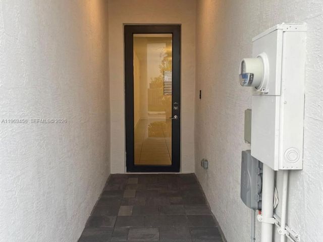 Home for rent at 10445 NW 81st Ter 10045 - photo 7486412