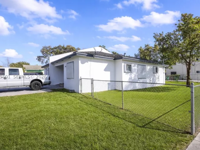 3-bedroom home for sale in Miami - 1998 NW 47th St - MondialRealty